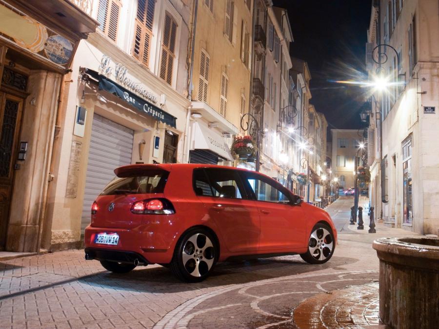  Volkswagen Golf GTi 2009 года  (фото 6 из 17)